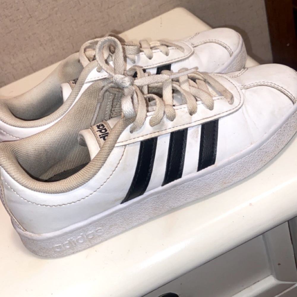Kids adidas. Size 1. Worn a few times to school and obvious play wear.